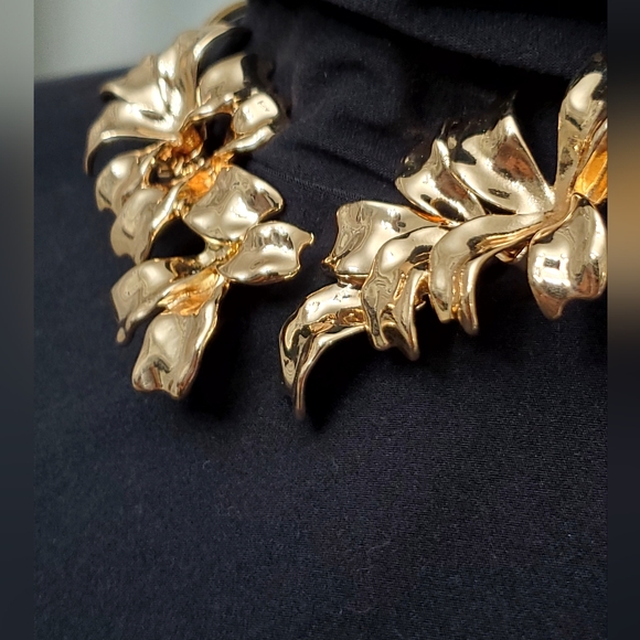 INC International Concepts Jewelry - 💖STUNNING💖Gold-Tone Flower Hinged Open Choker Necklace, NWT
